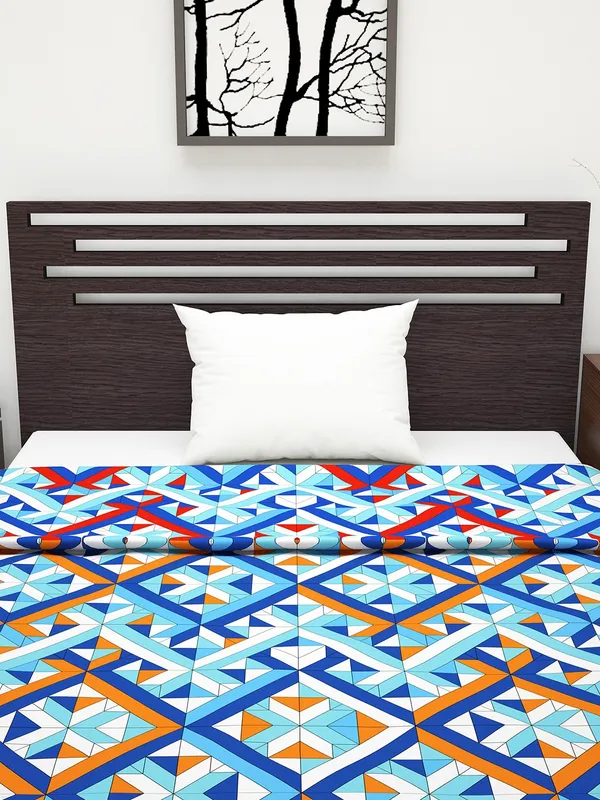 Geometric_Double_Dohar_for_AC_Room_(Polyester,_Sky_Blue_and_Orange)