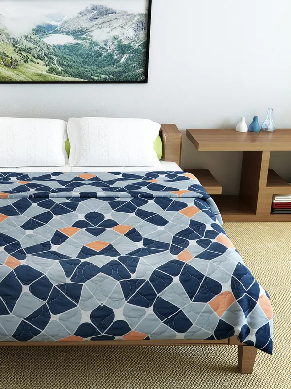 Printed_Double_Comforter_for_Heavy_Winter_(Polyester,_Navy_Blue_&_Orange)