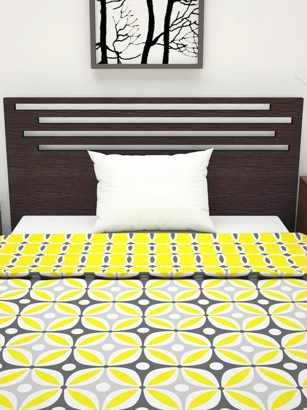 Abstract_Single_Dohar_for_AC_Room_(Polyester,_Yellow_and_Grey)