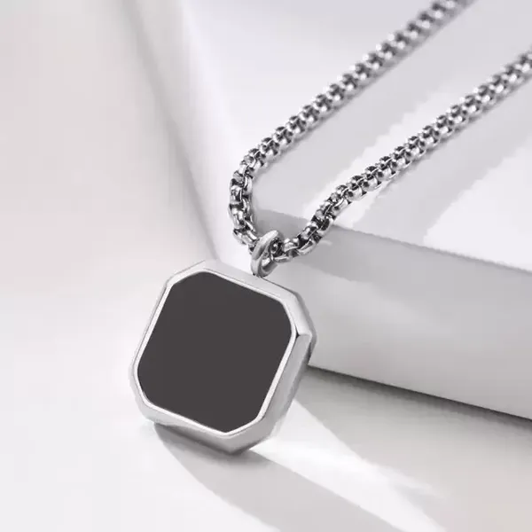 Gujju__Jewellers_present_Square_pendent_for_mens_chain_locket