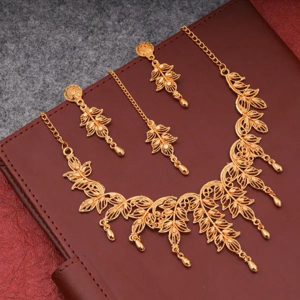 Gold_Plated_Wedding_Jewellery_Necklace_Set_For_Women_and_Girls