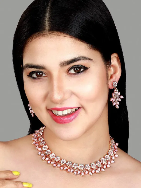 Gujju_Latest_Necklace_Set_With_Earrings_For_Girls_And_Women