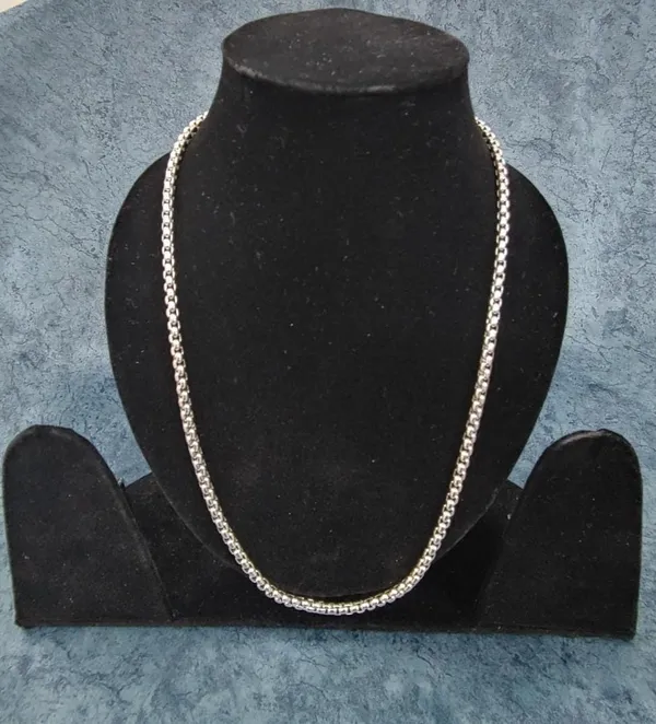 STAINLESS_STEEL_SILVER_CHAIN_FOR_MENS