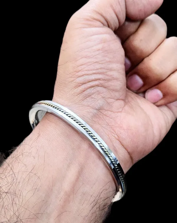 Stainless_Steel_Punjabi_Kada_With_Brass_Wire_5_Mm_Width_For_Men