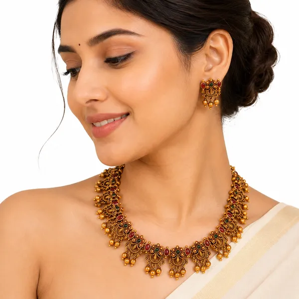 Traditional_Temple_Jewellery_Gold_Plated_Necklace_Set_with_Red_&_Green_Stone_Work_and_Matching_Earrings