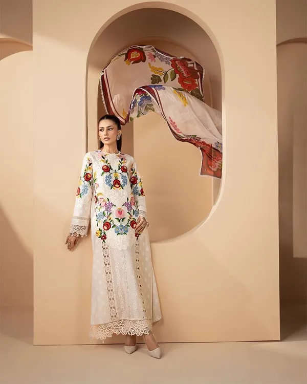 Unstitched_Chikankari_Heavy_Embroidery_Cotton_Suit_Floral_Embroidery_Pakistani_Style_Lace_Detailing_Full_Sleeves_Cream_Colour