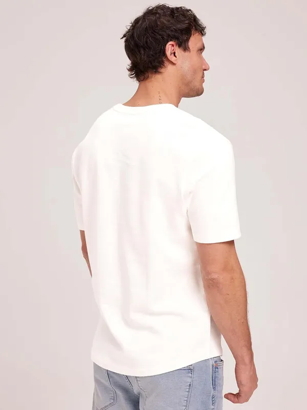White_Printed_Cotton_Round_Neck_Regular_Fit_Soft_And_Comtable_Trendy_Casual_Half_Sleeve_T_Shirt_For_Men