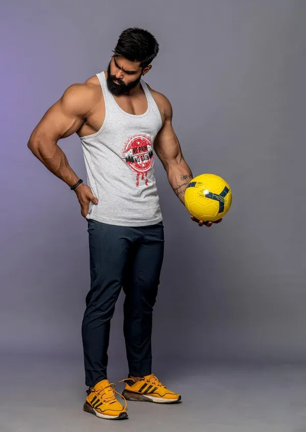 Grey_Cotton_Blend_Sleeveless_Regular_Fir_Gym_Vest_For_Men