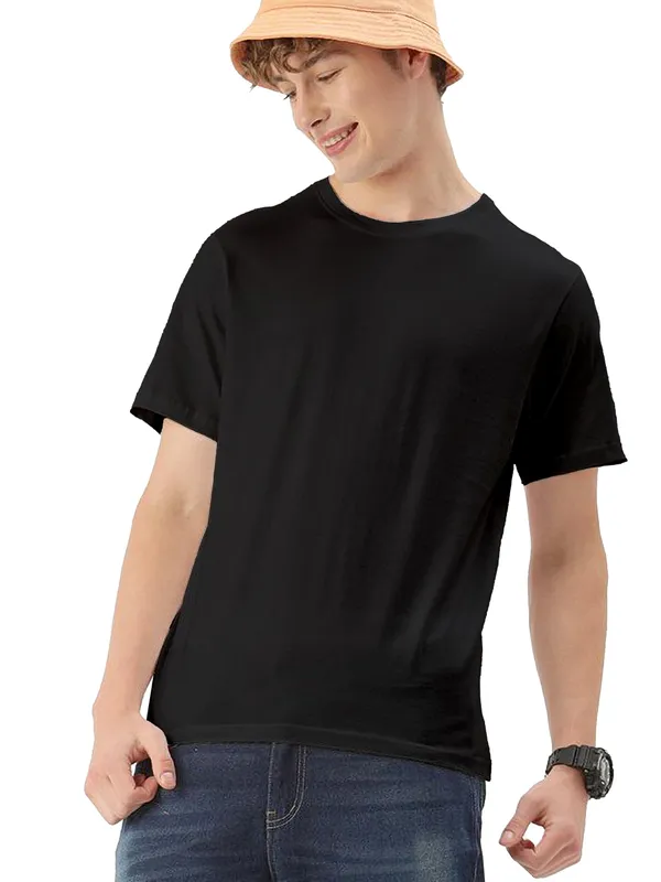 Black_Classic_Cotton_T_Shirt_Round_Neck_Short_Sleeve_For_Men