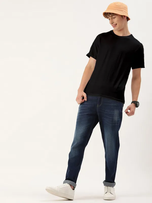 Black_Classic_Cotton_T_Shirt_Round_Neck_Short_Sleeve_For_Men