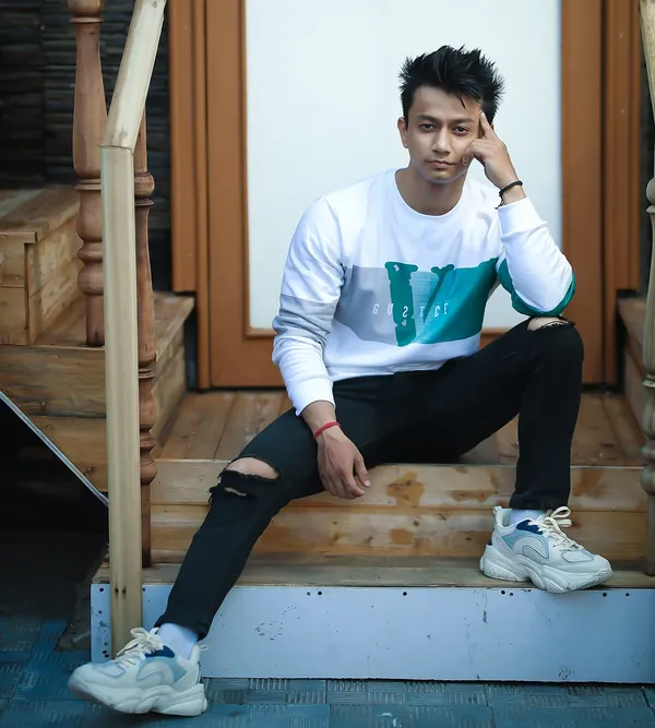 White_Regular_Fit_Printed_Full_Sleeve_T_Shirt_For_Men