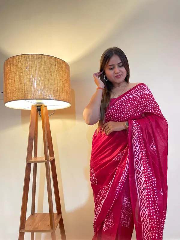 Ikkat_Print_Pure_Soft_Cotton_saree_With_Blouse_Piece