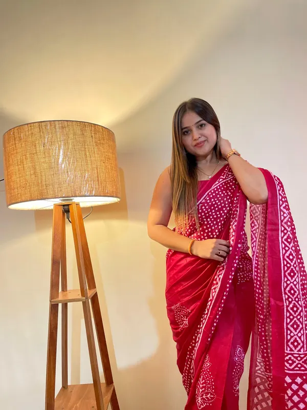 Ikkat_Print_Pure_Soft_Cotton_saree_With_Blouse_Piece
