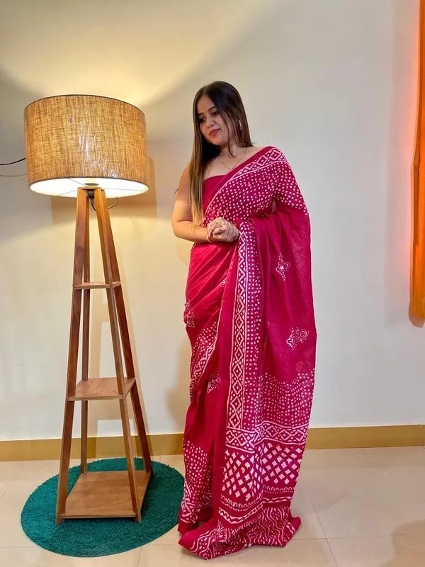 Ikkat_Print_Pure_Soft_Cotton_saree_With_Blouse_Piece