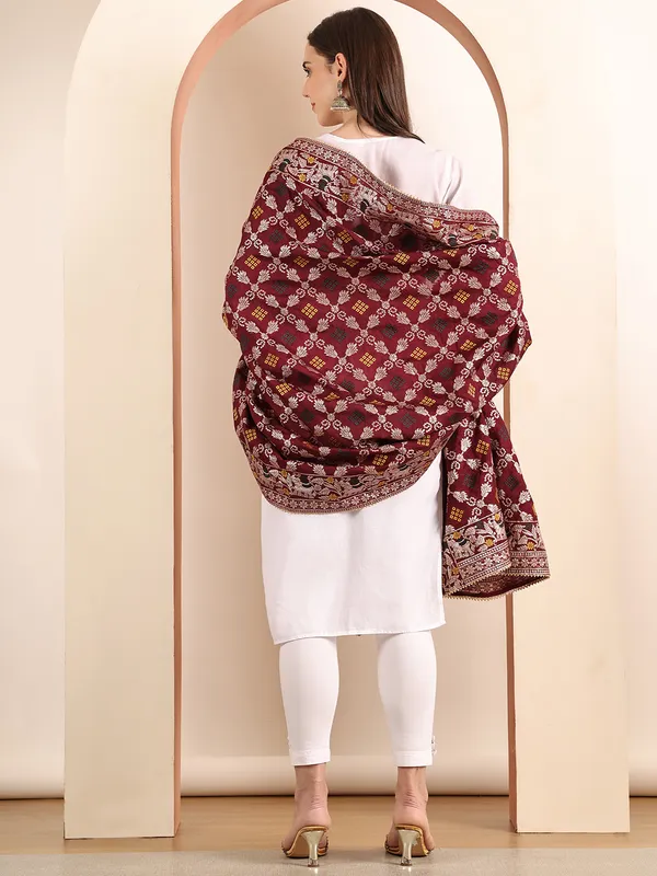 Maroon_Banarasi_Silk_Hand_Tie-Dye_Bandhej_Dupatta