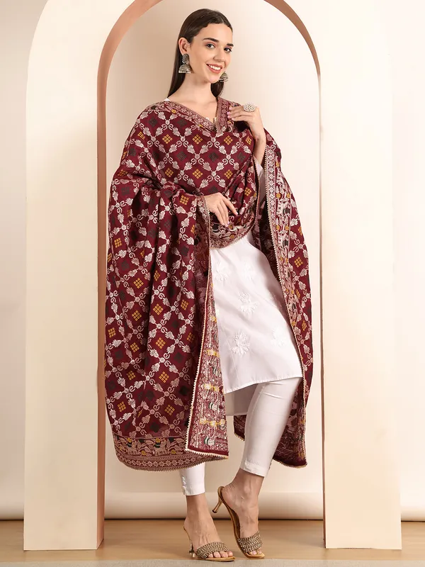 Maroon_Banarasi_Silk_Hand_Tie-Dye_Bandhej_Dupatta