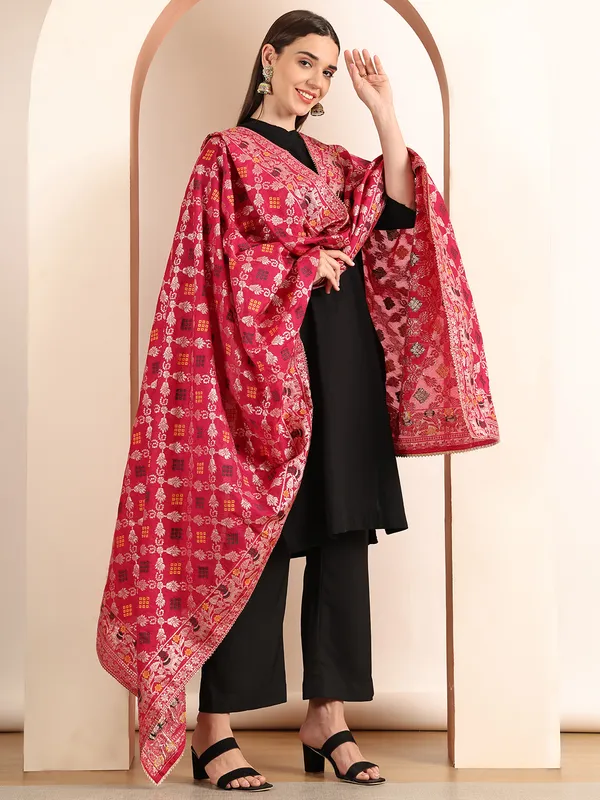 Magenta_Banarasi_Silk_Hand_Tie-Dye_Bandhej_Dupatta