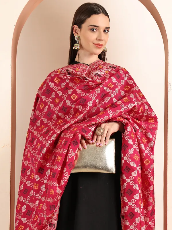 Magenta_Banarasi_Silk_Hand_Tie-Dye_Bandhej_Dupatta