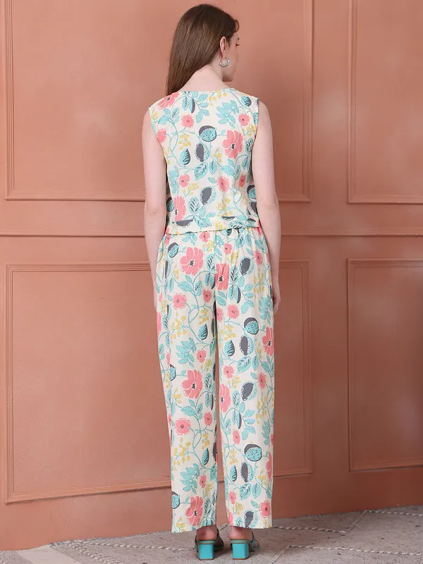 Cream_Cotton_Printed_Casual_Co-Ords_For_Women