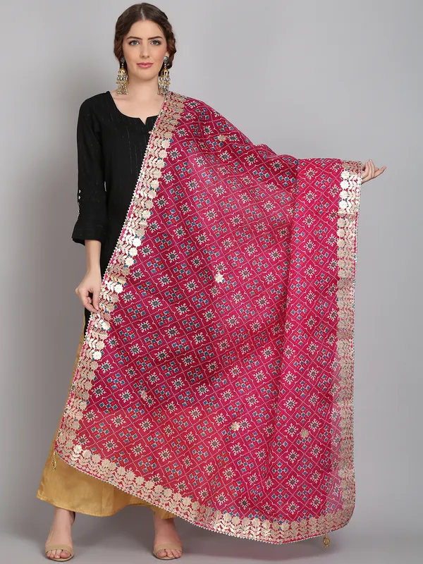 Magenta_Cotton_Kota_Doriya_Patola_Print_Gota_Patti_Work_Dupatta