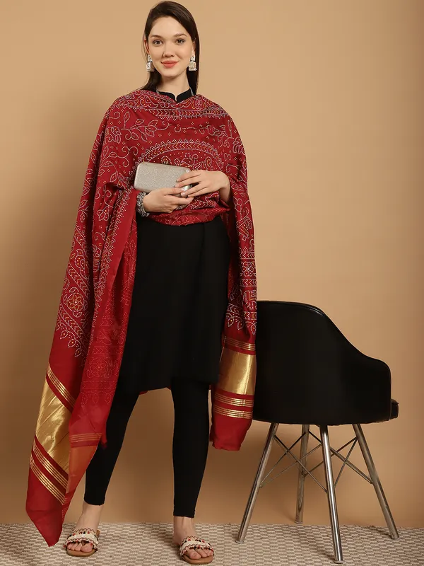 Maroon_Muslin_Bandhej_Ethnic_Dupatta