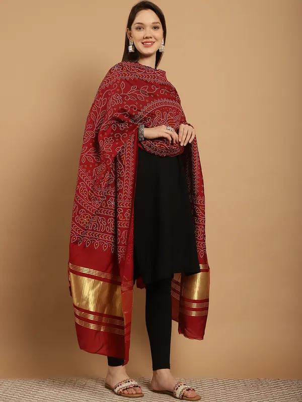 Maroon_Muslin_Bandhej_Ethnic_Dupatta