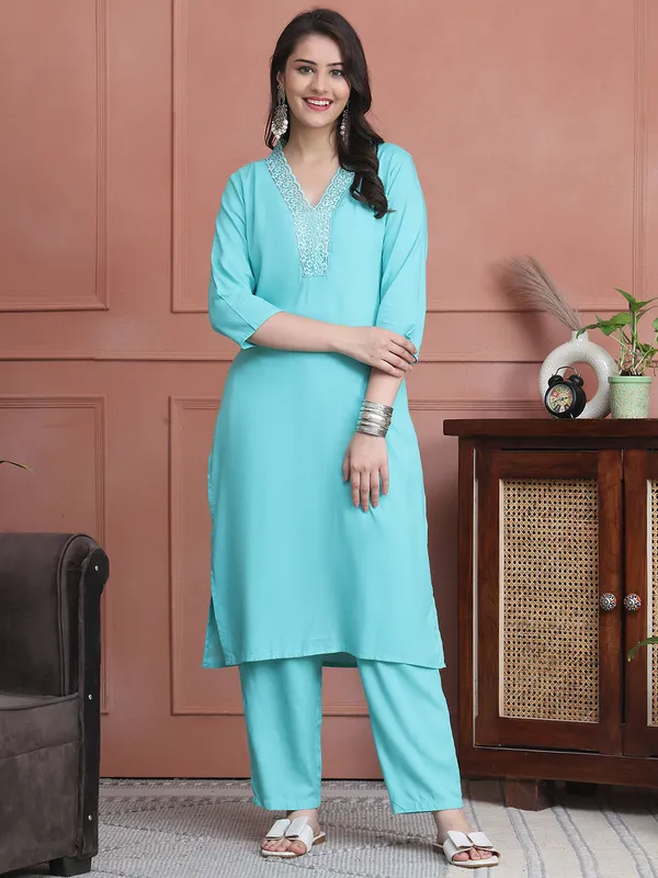 Sea_Green_Cotton_Solid_Casual_Kurta_Sets_For_Women
