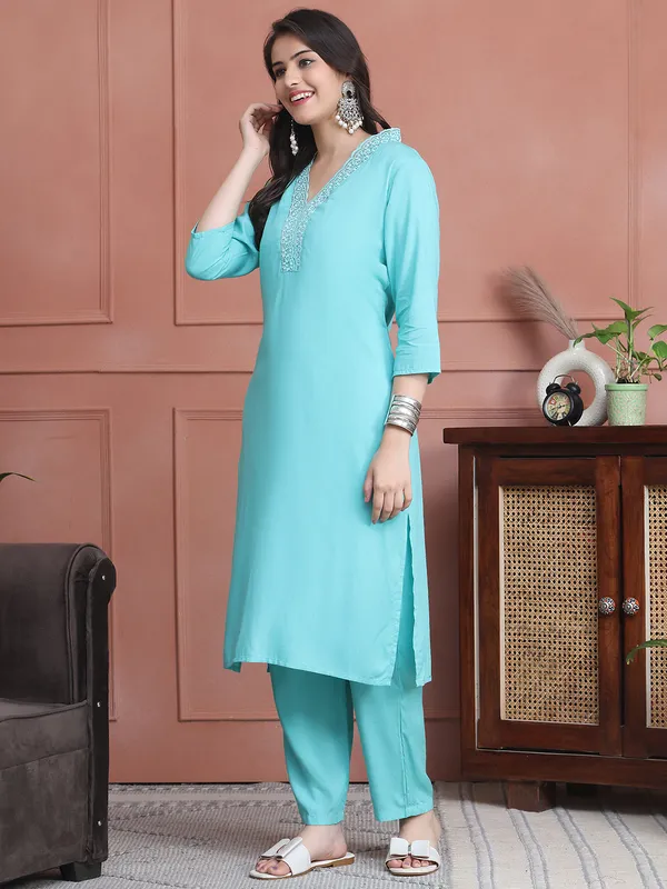 Sea_Green_Cotton_Solid_Casual_Kurta_Sets_For_Women