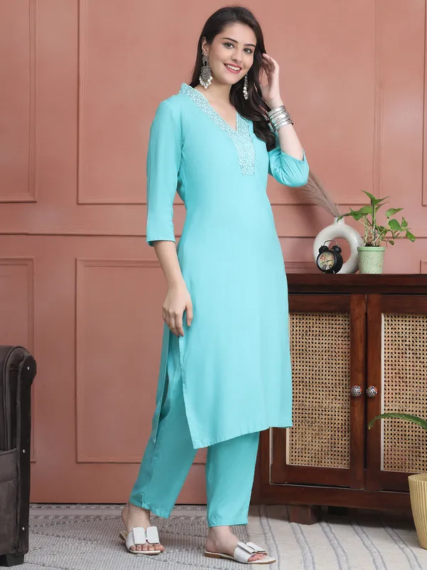 Sea_Green_Cotton_Solid_Casual_Kurta_Sets_For_Women