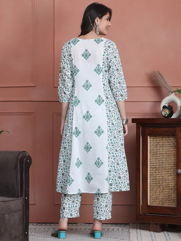 White_Cotton_Printed_Casual_Kurta_Sets_For_Women
