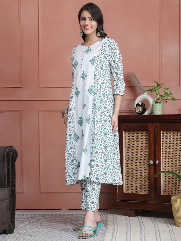 White_Cotton_Printed_Casual_Kurta_Sets_For_Women