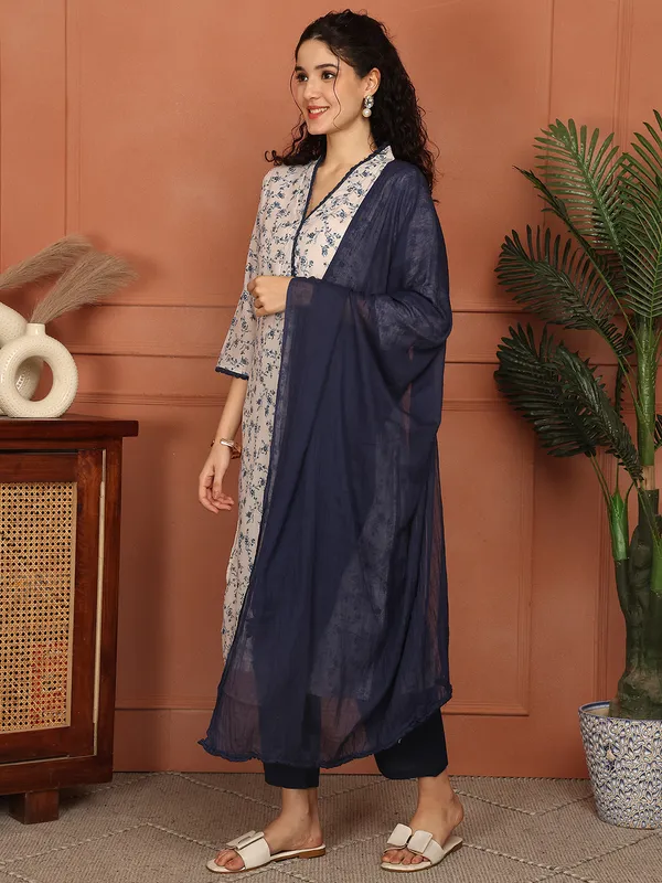 Grey_Cotton_Printed_Casual_Kurta_Sets_For_Women