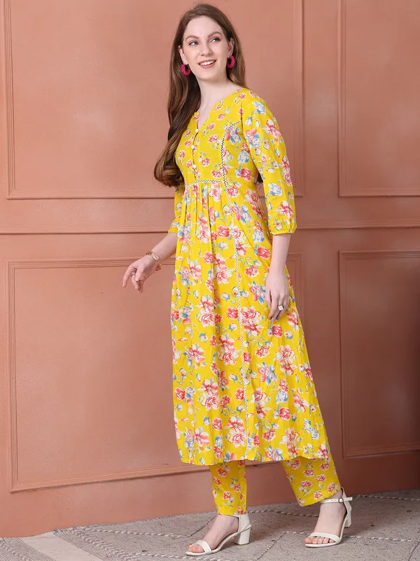 Yellow_Cotton_Printed_Casual_Kurta_Sets_For_Women