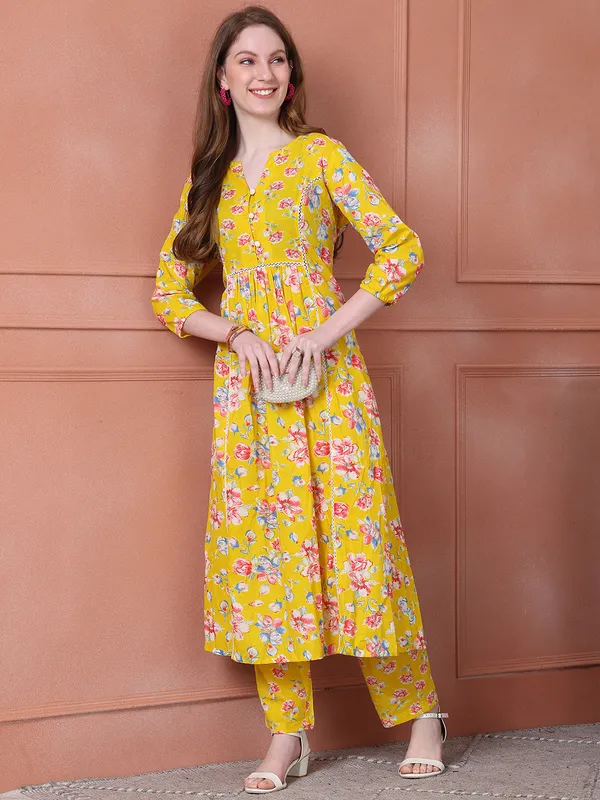 Yellow_Cotton_Printed_Casual_Kurta_Sets_For_Women