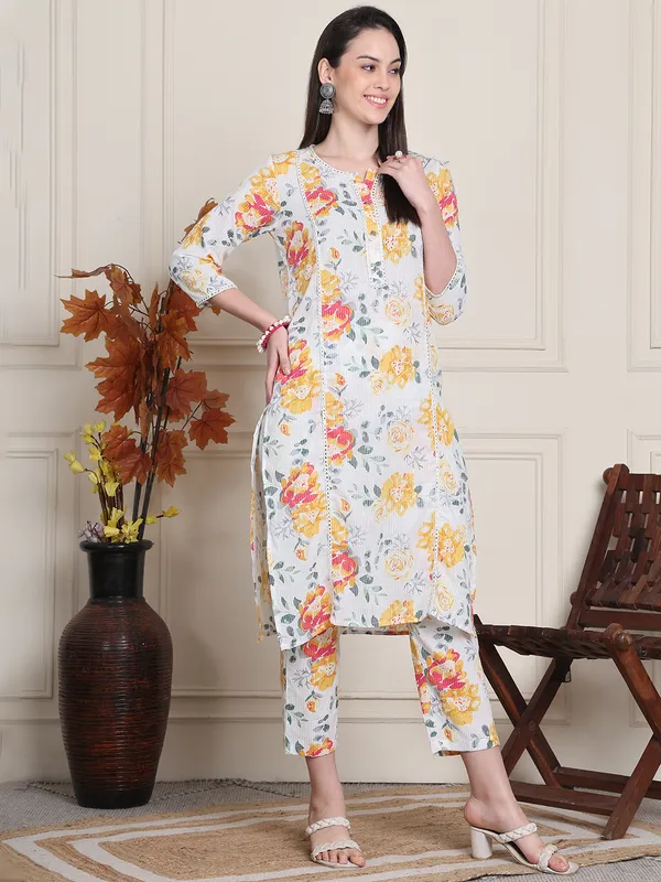 White_Cotton_Printed_Casual_Kurta_Sets_For_Women