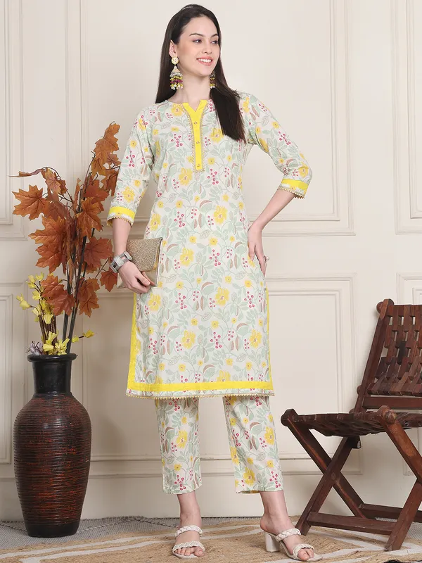 Off_White_Cotton_Printed_Casual_Kurta_Sets_For_Women
