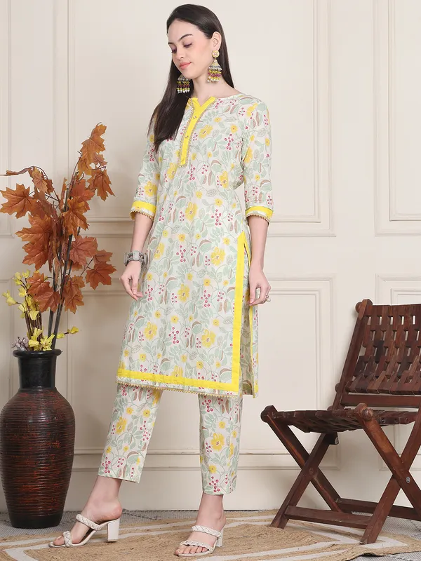 Off_White_Cotton_Printed_Casual_Kurta_Sets_For_Women