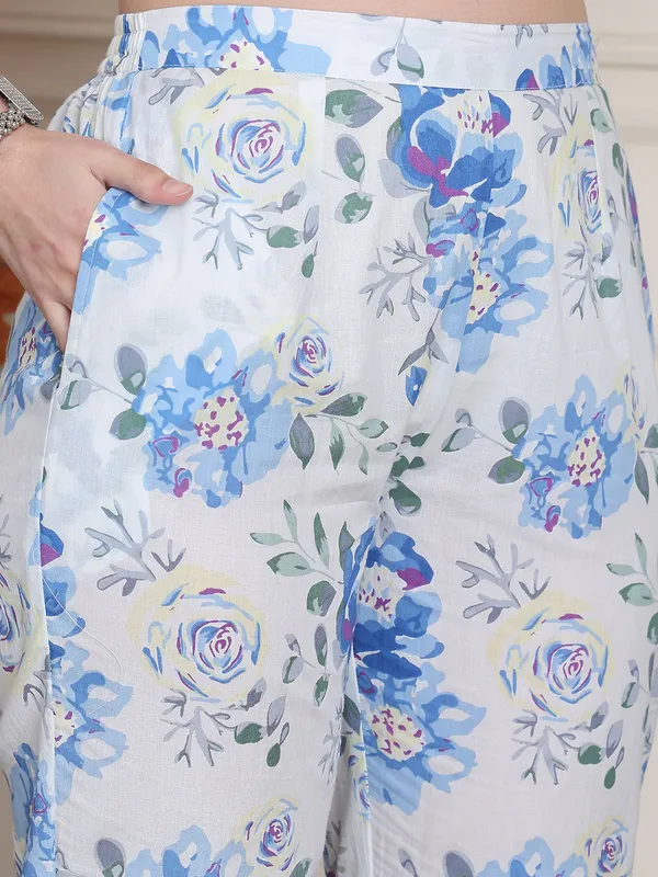 White_Cotton_Printed_Casual_Kurta_Sets_For_Women