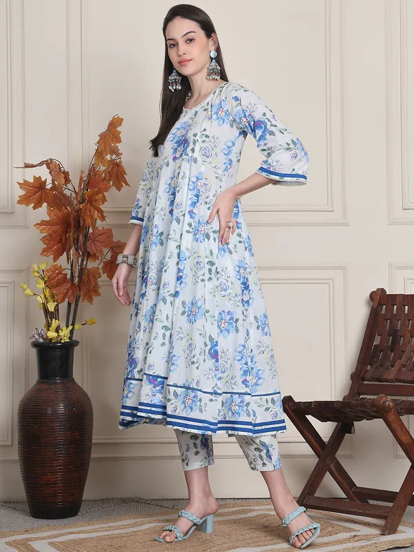 White_Cotton_Printed_Casual_Kurta_Sets_For_Women