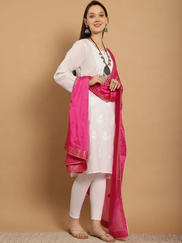 Pink_Crepe_Gota_Patti_Work_Ethnic_Dupatta