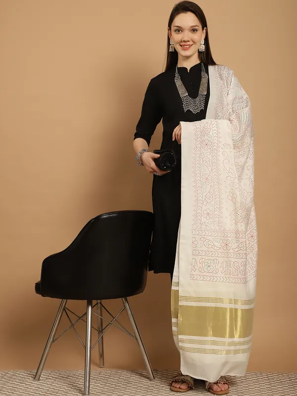 Off_White_Muslin_Bandhej_Ethnic_Dupatta
