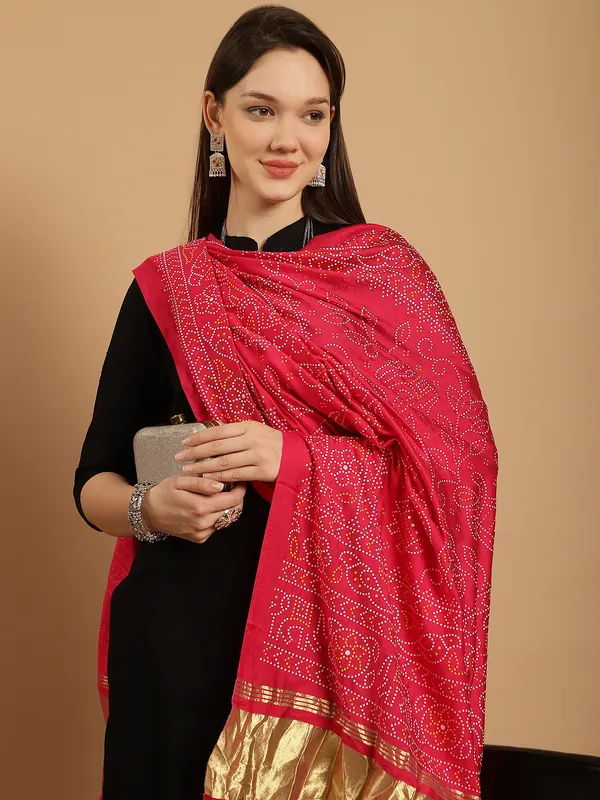 Magenta_Muslin_Bandhej_Ethnic_Dupatta