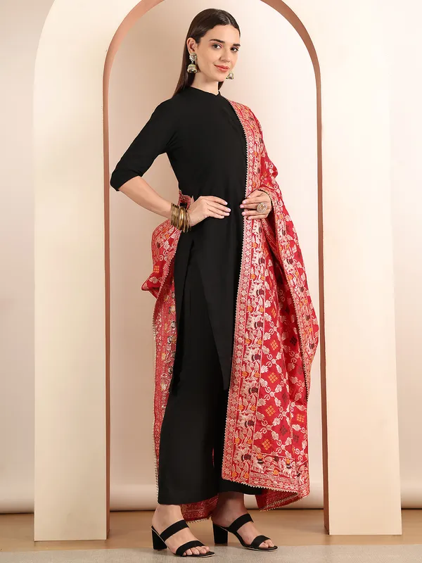Red_Banarasi_Silk_Hand_Tie-Dye_Bandhej_Dupatta