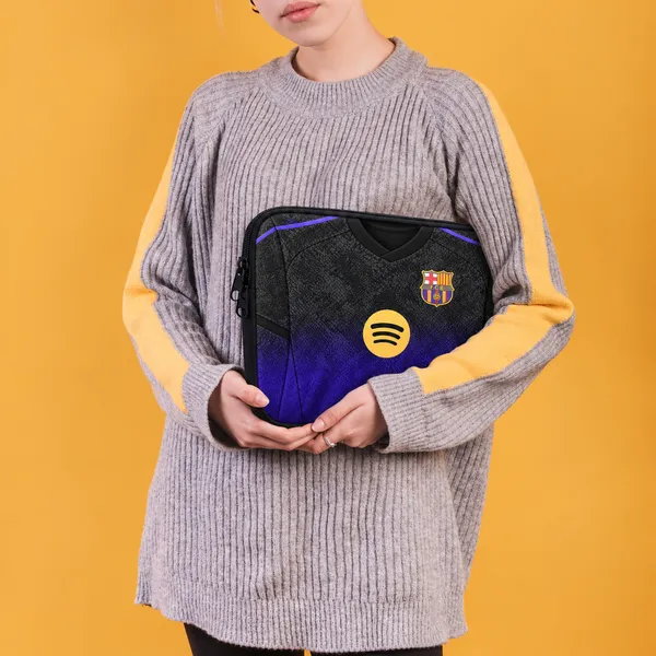 Barca_X_Kobe_Away_Jersey_to_Sleeve™_–_Custom_Football_Jersey_Laptop_Sleeve