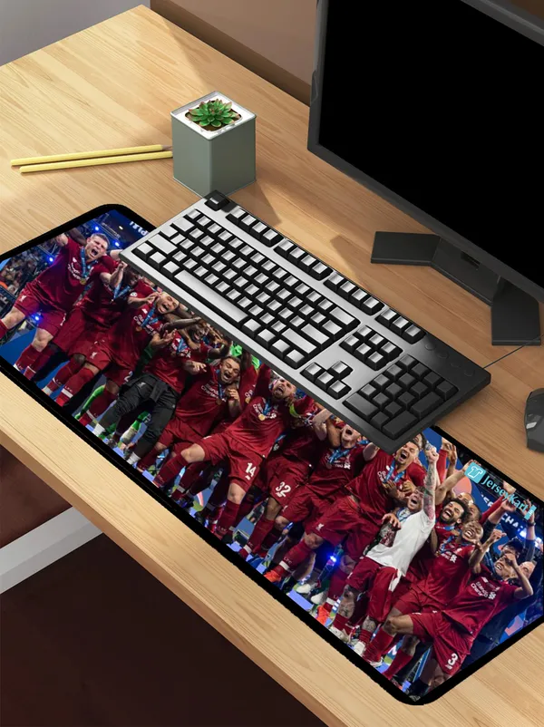 Lvp_Champions_2019_career_Teams_Desk-Mat