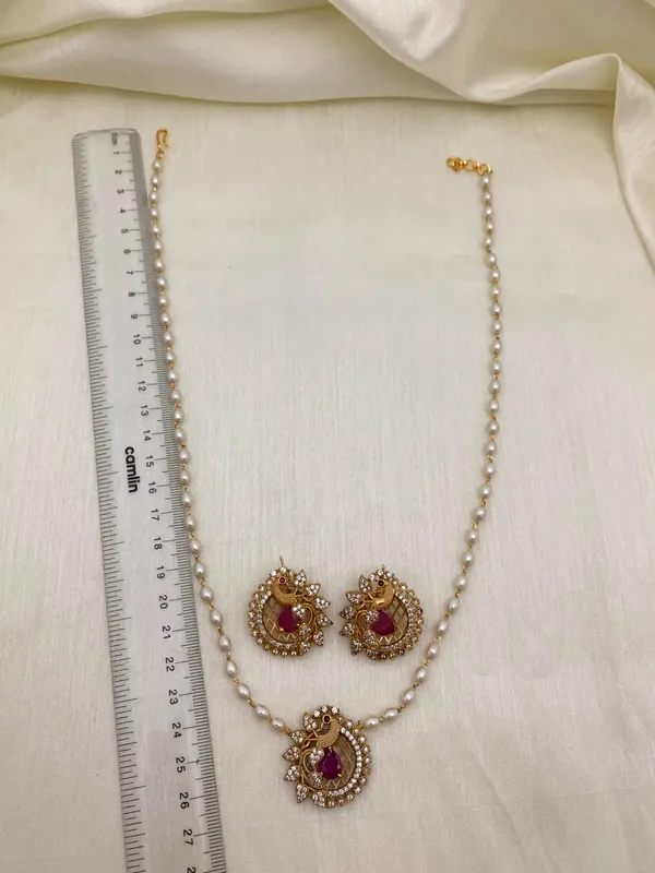 Peacock_Antique_Pearl_Chain_Pendant_with_Earrings