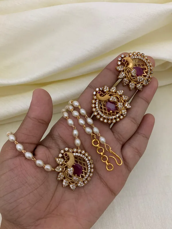 Peacock_Antique_Pearl_Chain_Pendant_with_Earrings