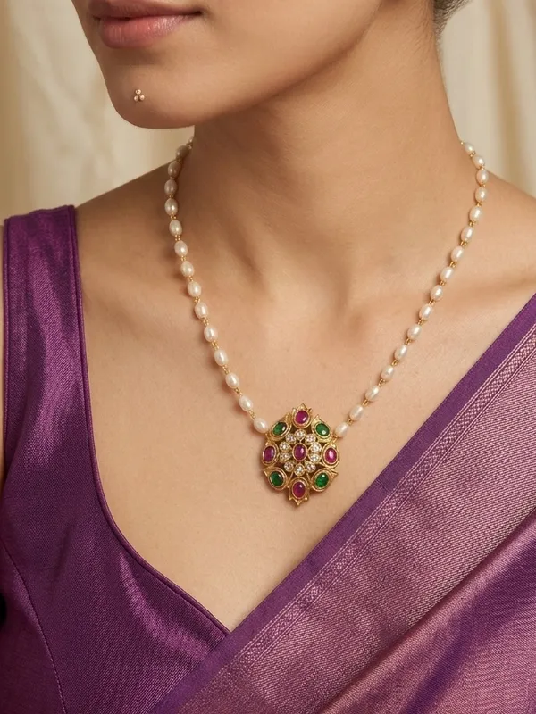 Stunning_Pendant_with_single_line_Pearl_Mala