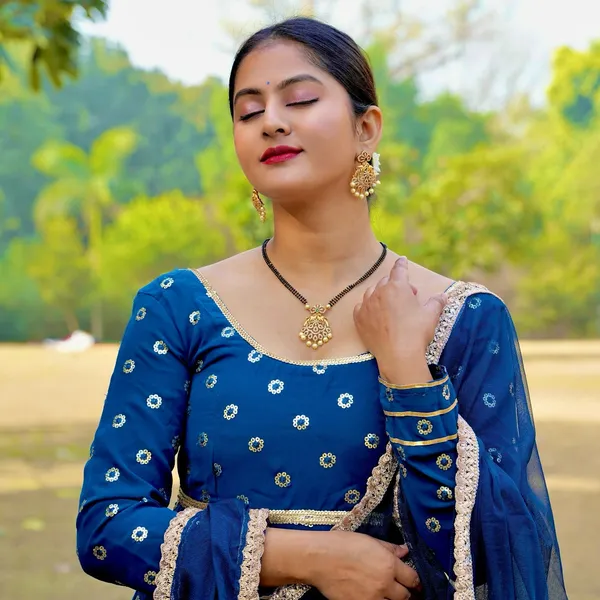 NIVIA_AD_MATTE_MANGALSUTRA_WITH_EARRING