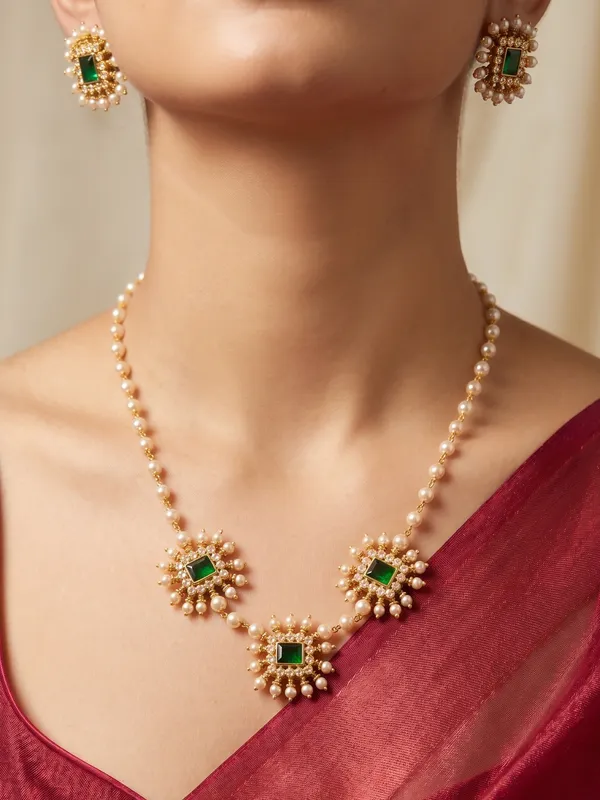 Tannu_Statement_Ad_With_Pearl_Necklace_Set